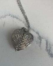 Load image into Gallery viewer, Custom Photo Necklaces